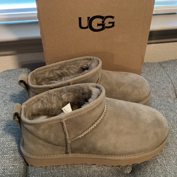 UGG® Women's Classic Ultra Mini Booties, size 10 - Picture 1 of 14